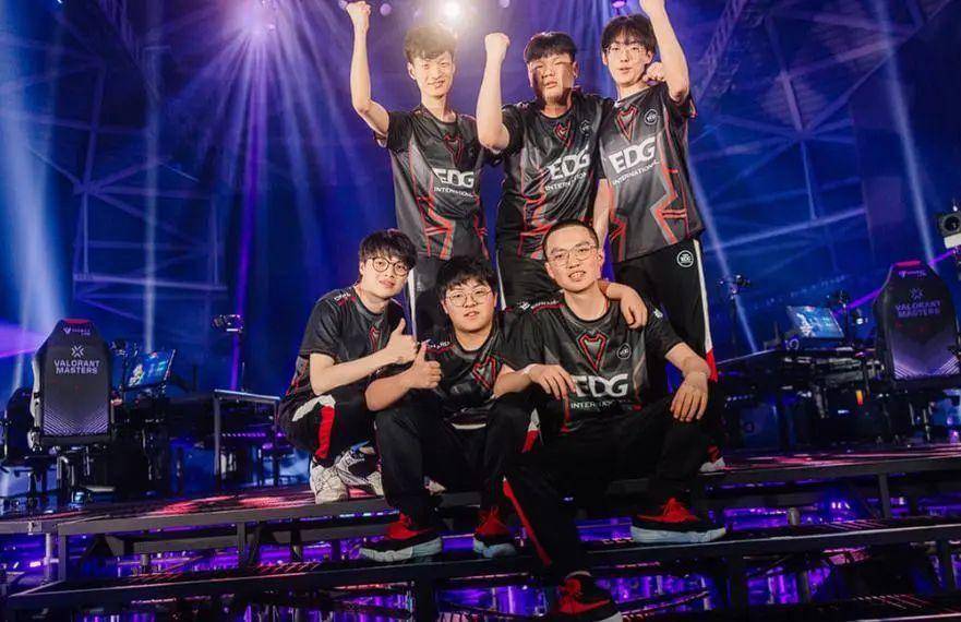 了他们的身 了他们的身