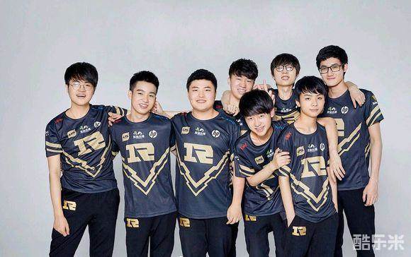 年轻球员在 年轻球员在