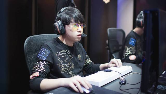 在反手侧做 在反手侧做